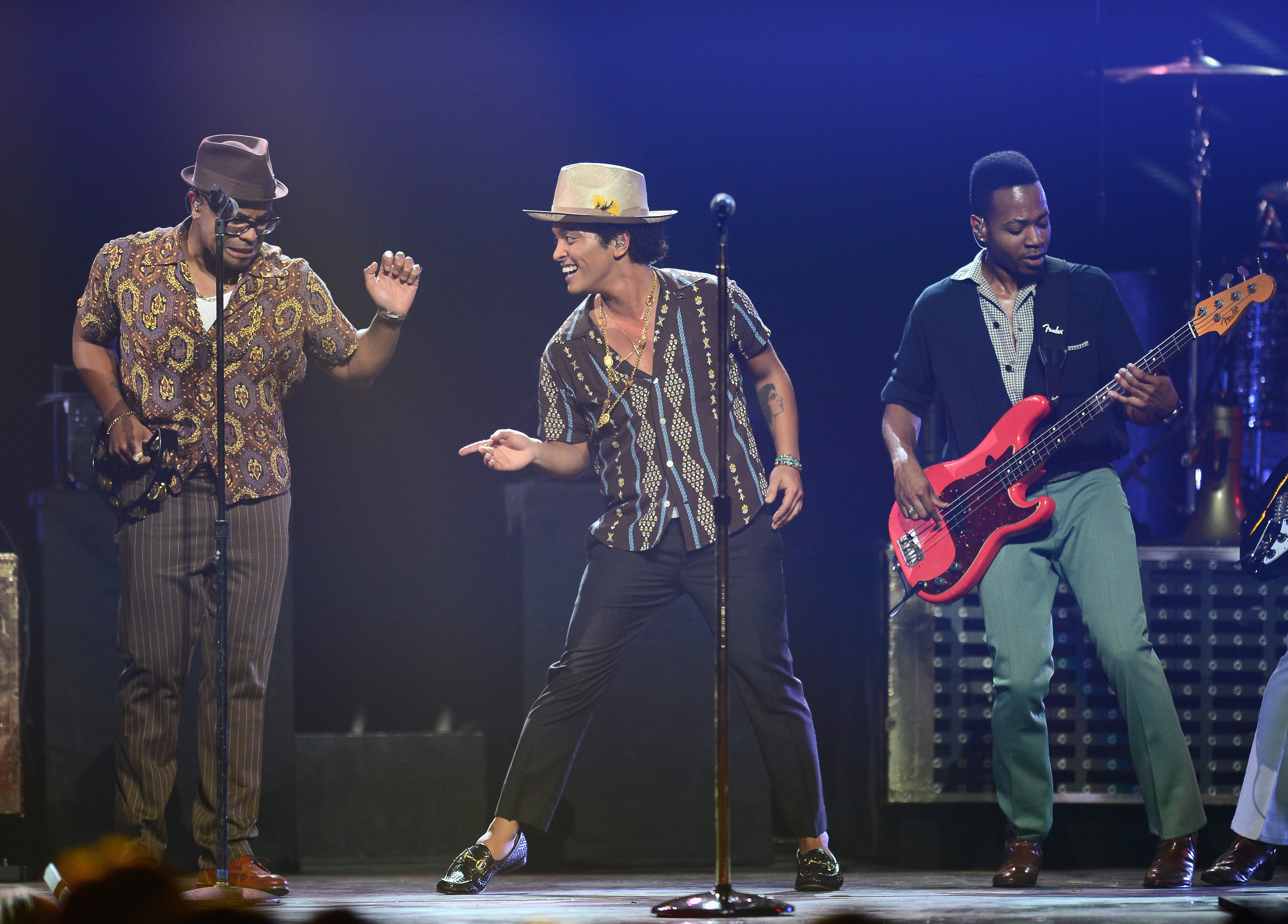 How Tall Is Bruno Mars? You Know You're Googling It Bustle