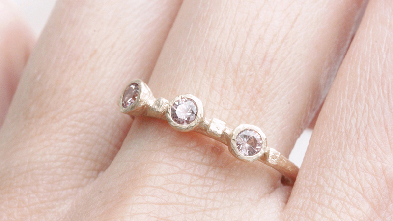 Alternative engagement rings without diamonds