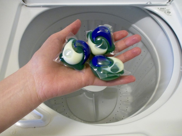 7 Laundry Mistakes That Make Your Clothes Smell Less Than Their Best
