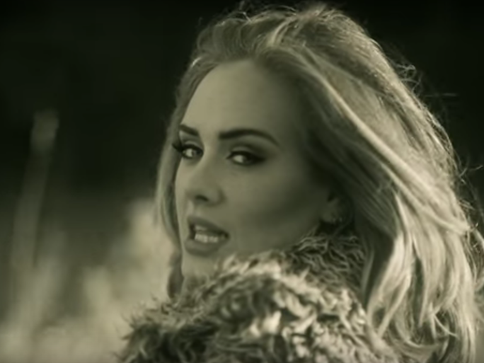 Adele In "Hello" Is The Easiest, Coolest Last Minute Halloween Cost...