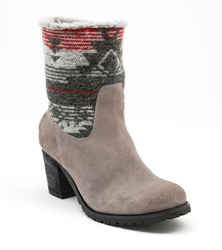 walking boots for icy conditions