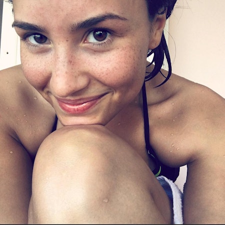 43 Celebrity No Makeup Selfies That Are Worth A Second Look — Photos Bustle