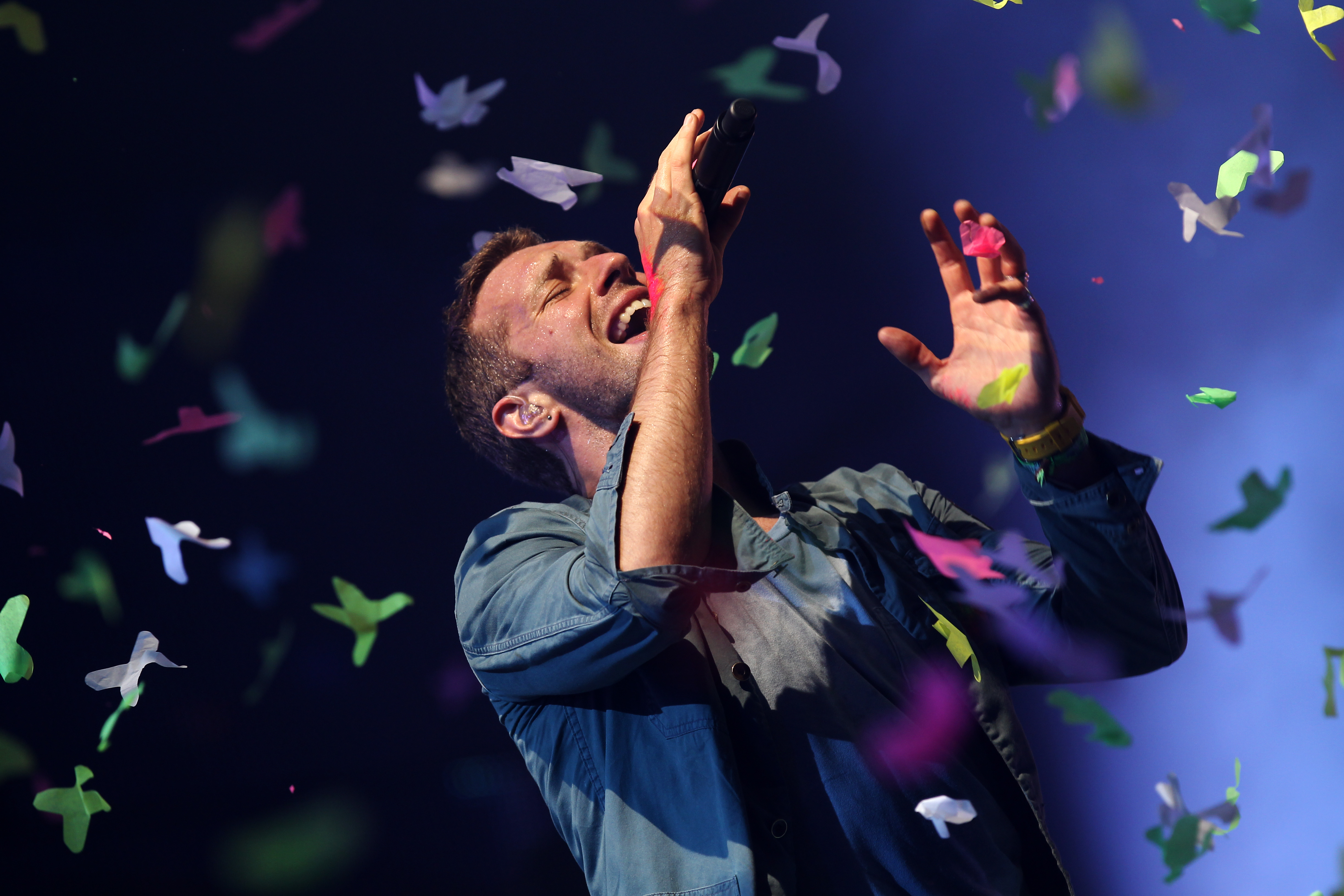 Coldplay – Hymn for the Weekend Lyrics