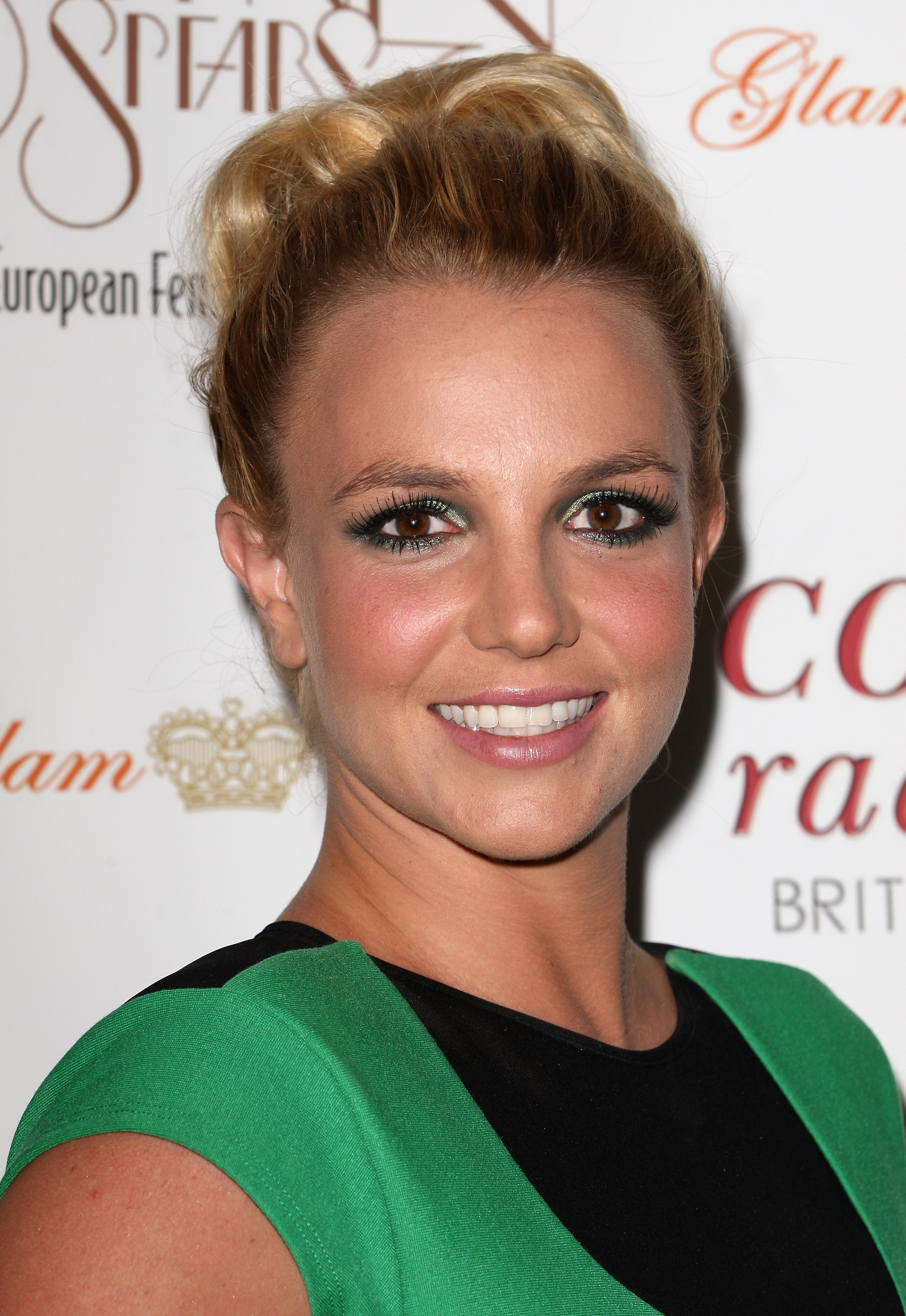 20 Britney Spears Eye Makeup Looks That Are Completely Intoxicating