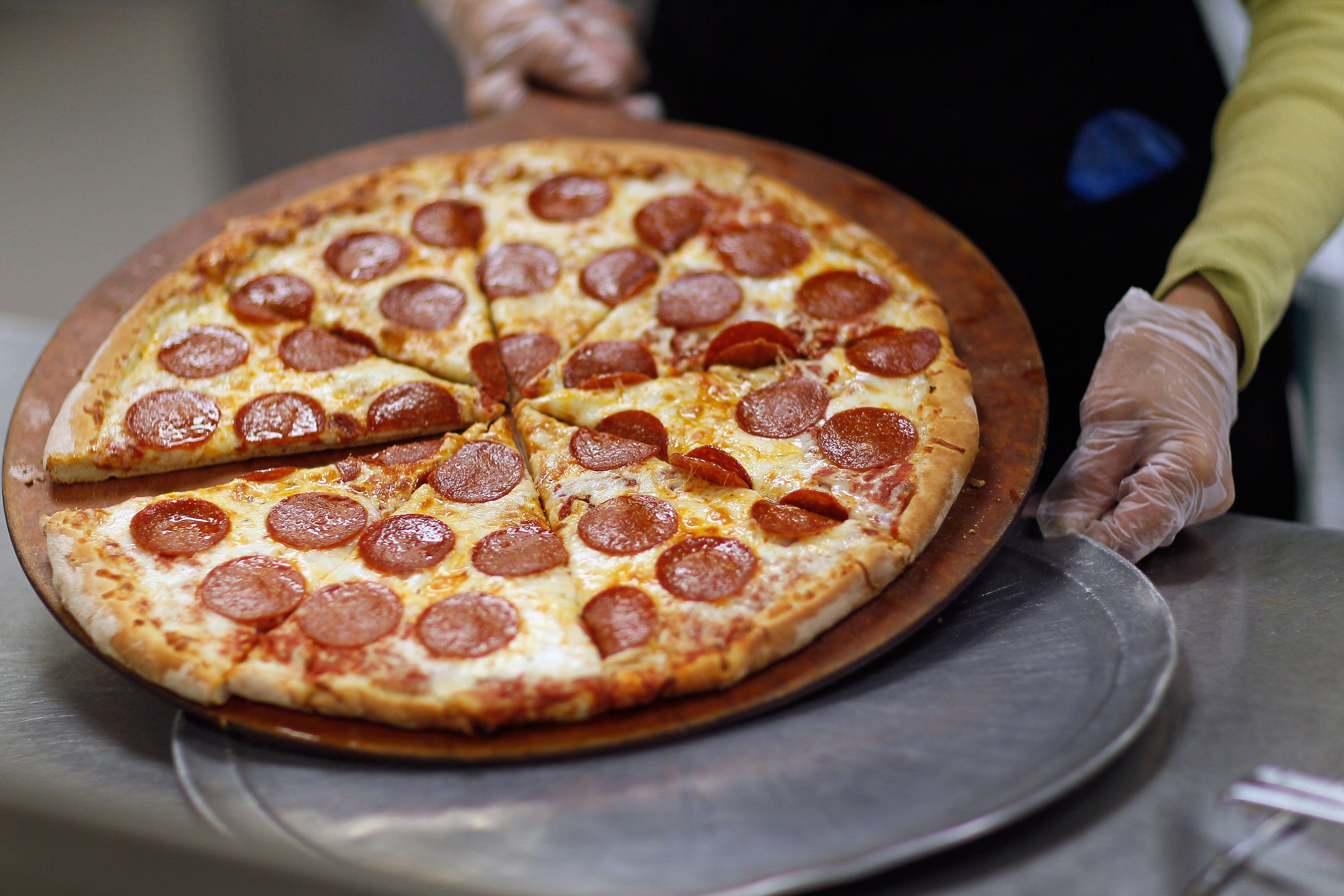 Costco Pizza Is Made By Robots And So Are These Other 6 Foods Video