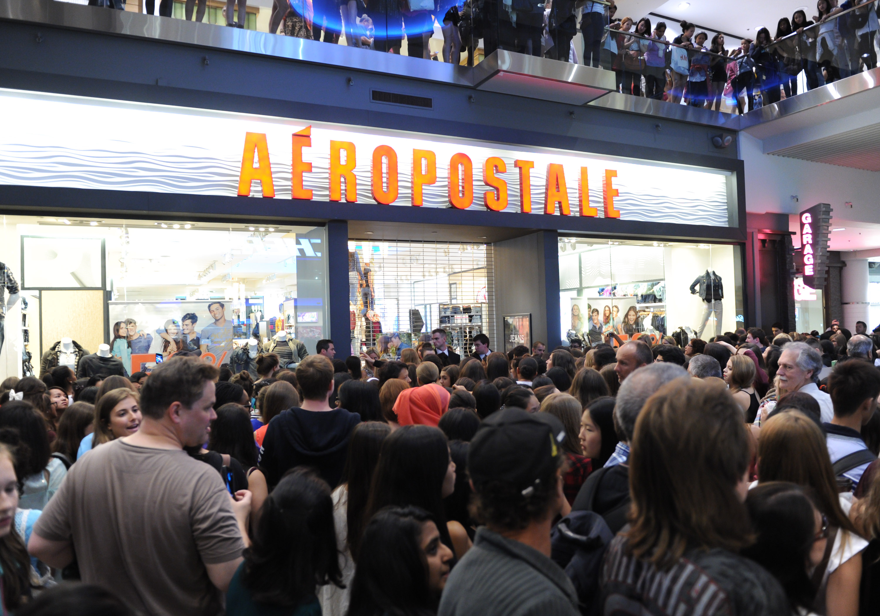 Fashion Retailer Aeropostale Tells Us What's Hot for Teenagers