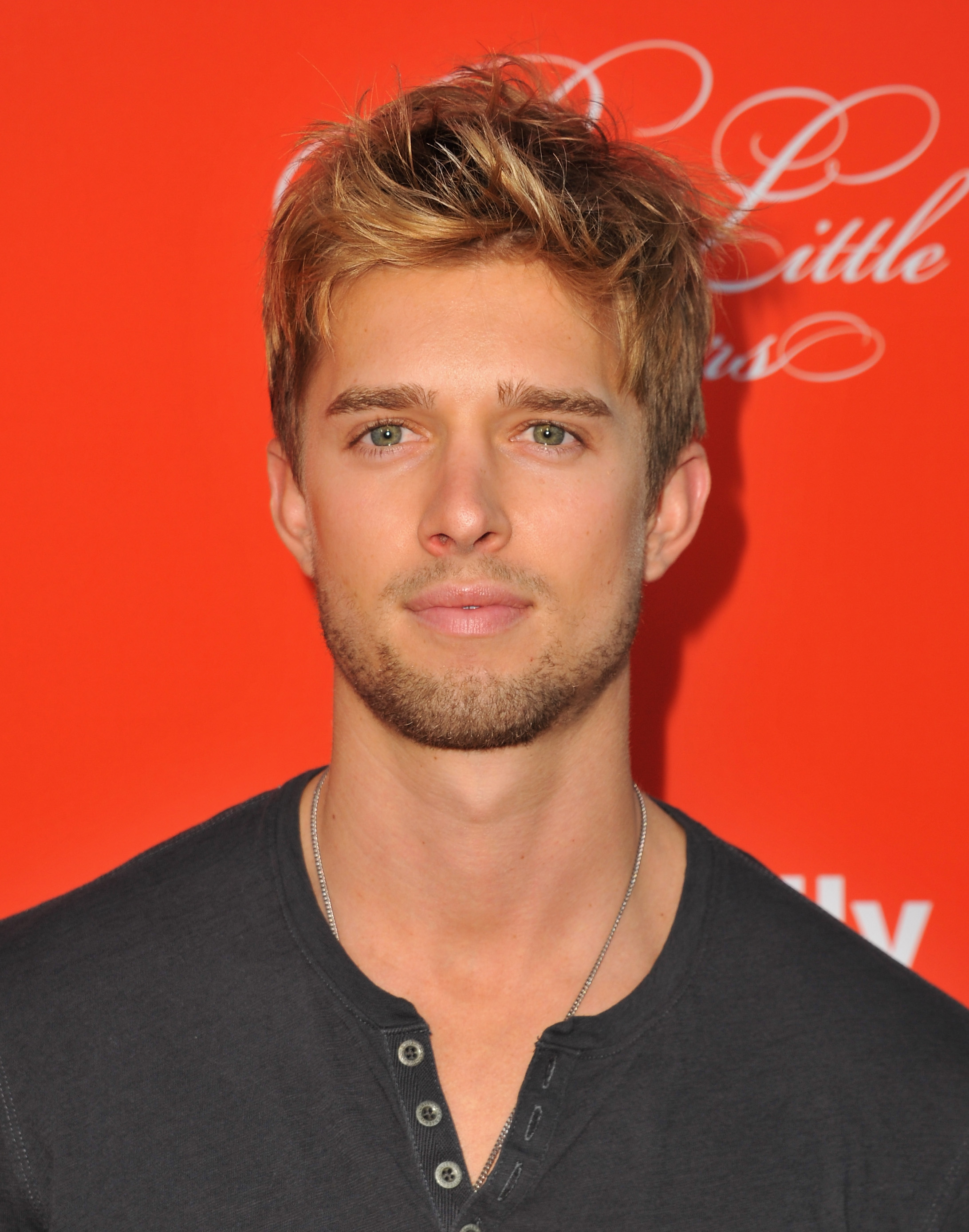 9 Reasons Why Jason Is Pretty Little Liars Hottest Guy Because He Can T Be Overlooked Any Longer