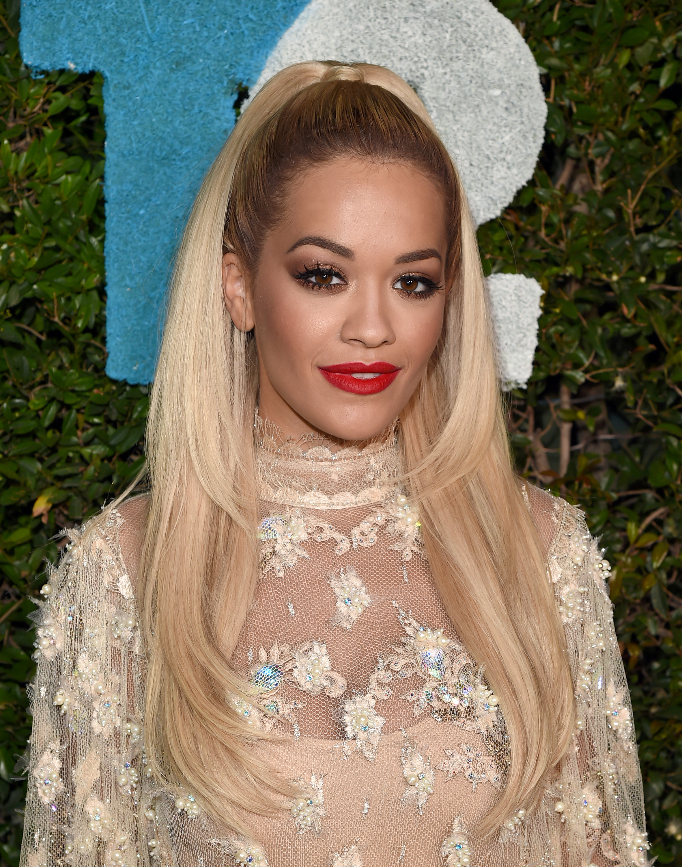 24 Rita Ora Hair Moments Because This Girl S Mane Seriously Can T