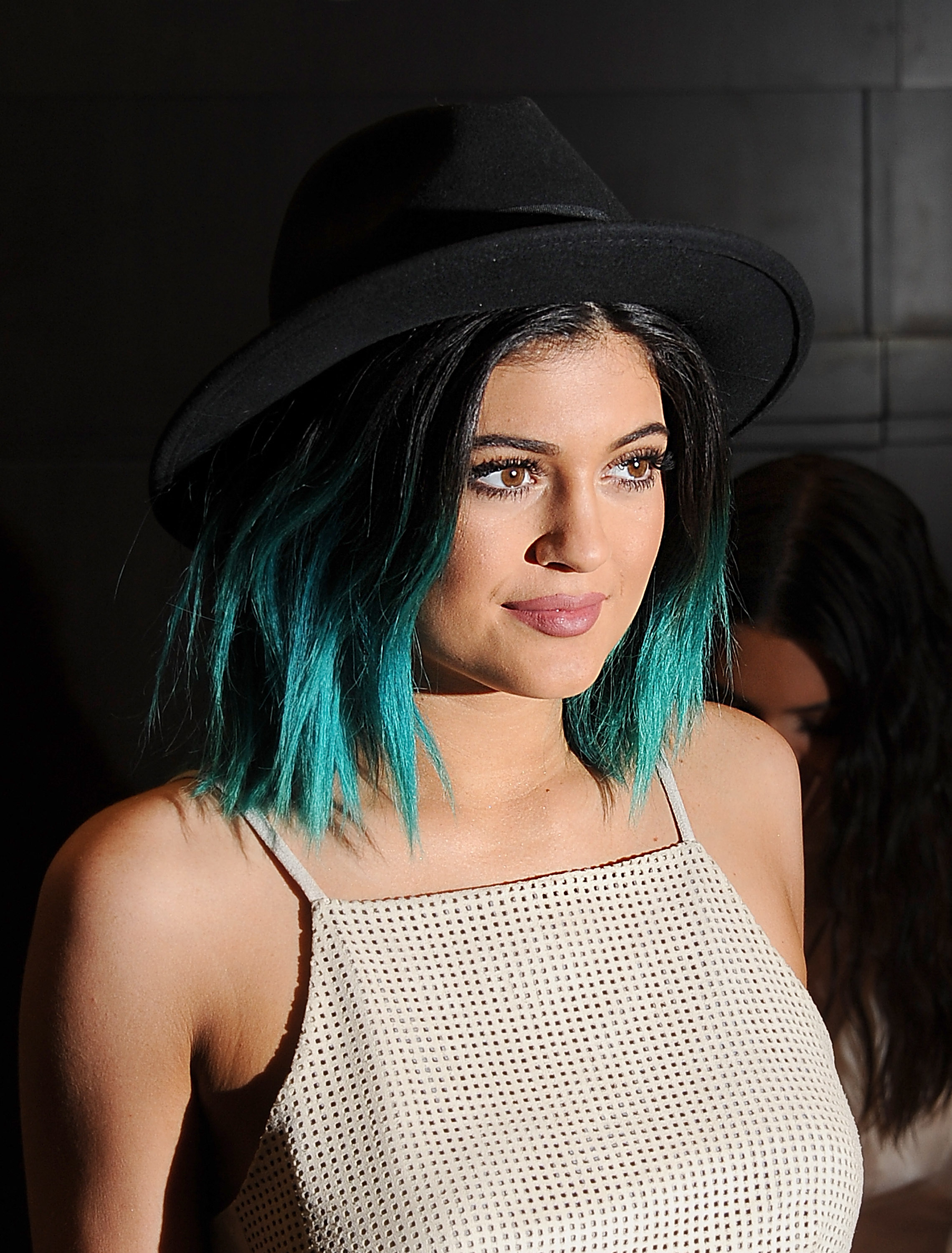 Is Kylie Jenners Blue Hair A Wig Its Pretty Different From The