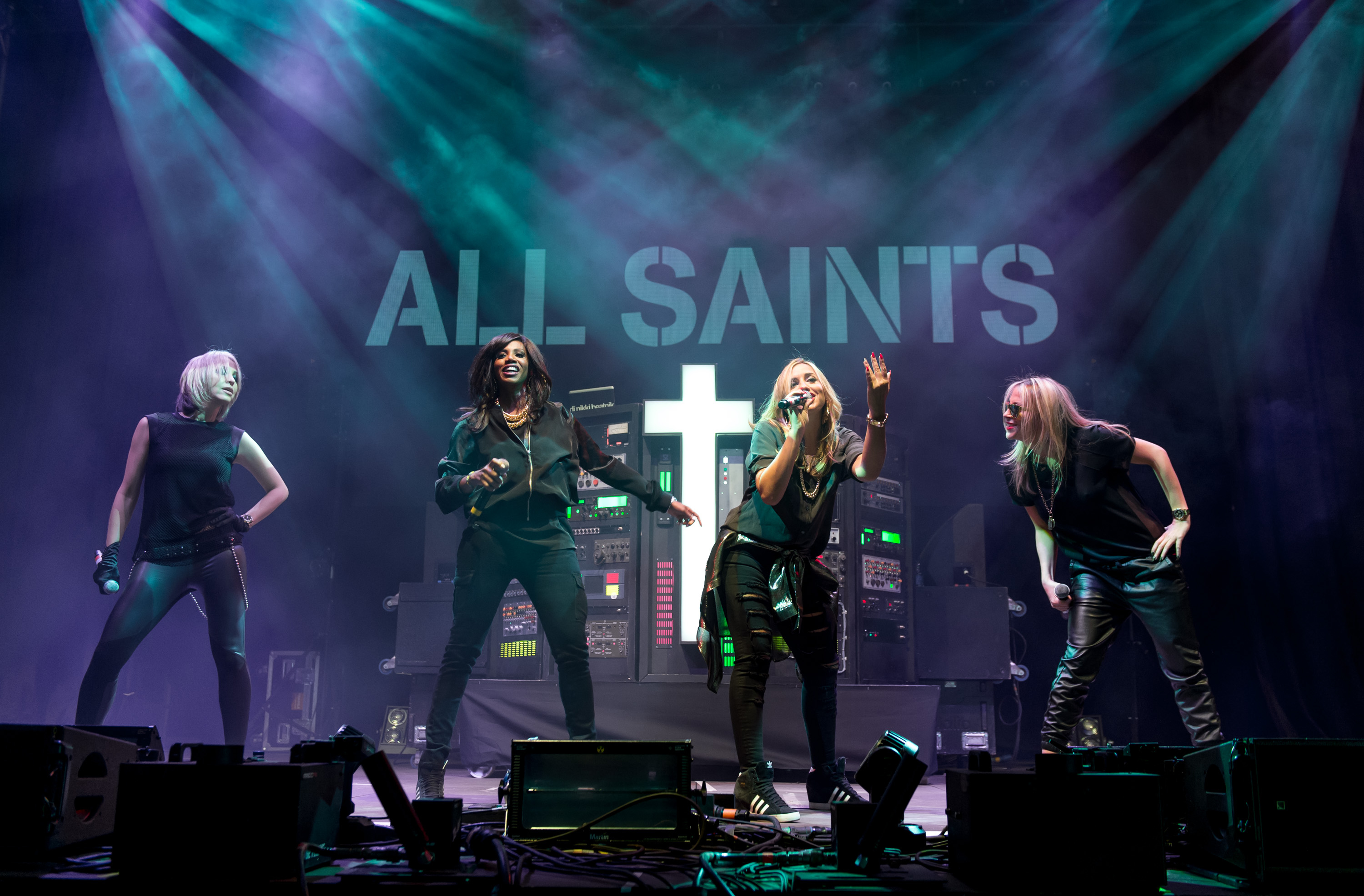 24 Artists From The Early 2000s That You Totally Forgot About