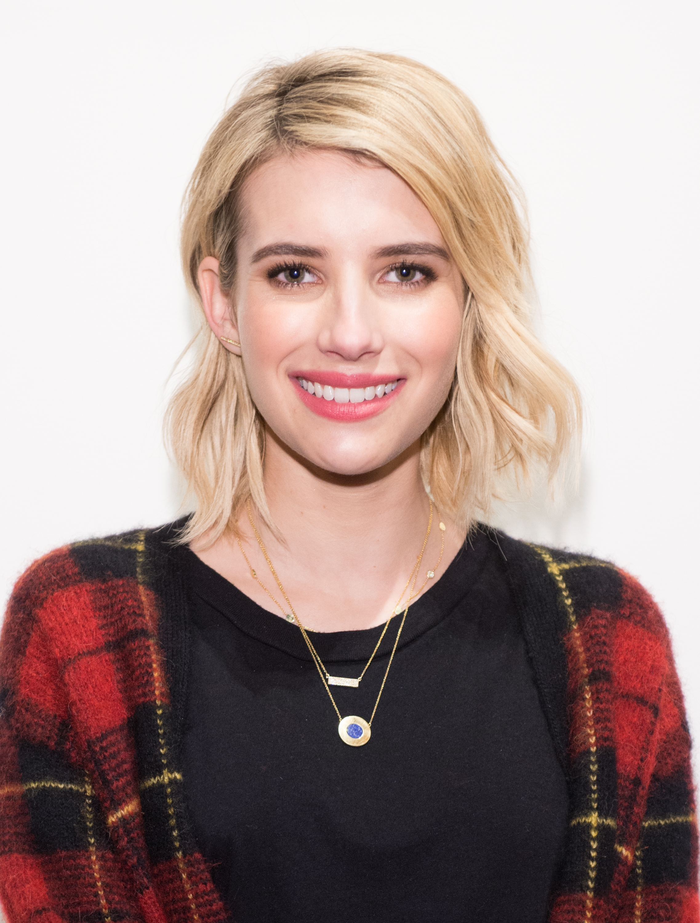 7 Times Emma Roberts Stunned In No Makeup On Insta.
