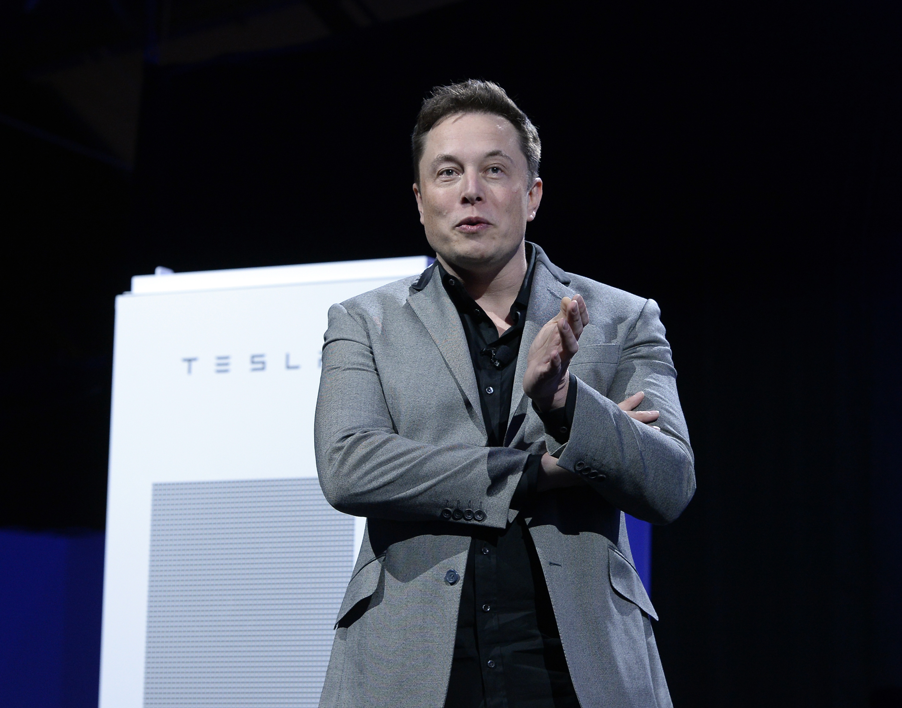 Carry To jump Incredible Elon Musk Says Sustainable Energy Is The Most Important Issue For  Scientists To Tackle Next & He's Already Got A Few Ideas