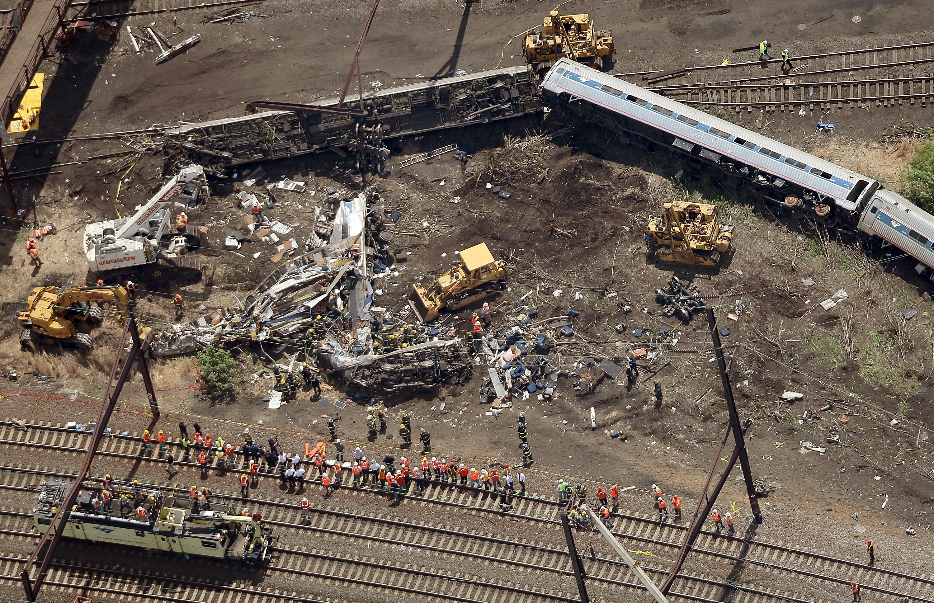 Какая была последняя катастрофа. Крушение поезда в Канаде. Крушение поезда под Филадельфией 2015. Крушение поезда в лак Мегантик. Крушение поезда пожар 1920x1080.