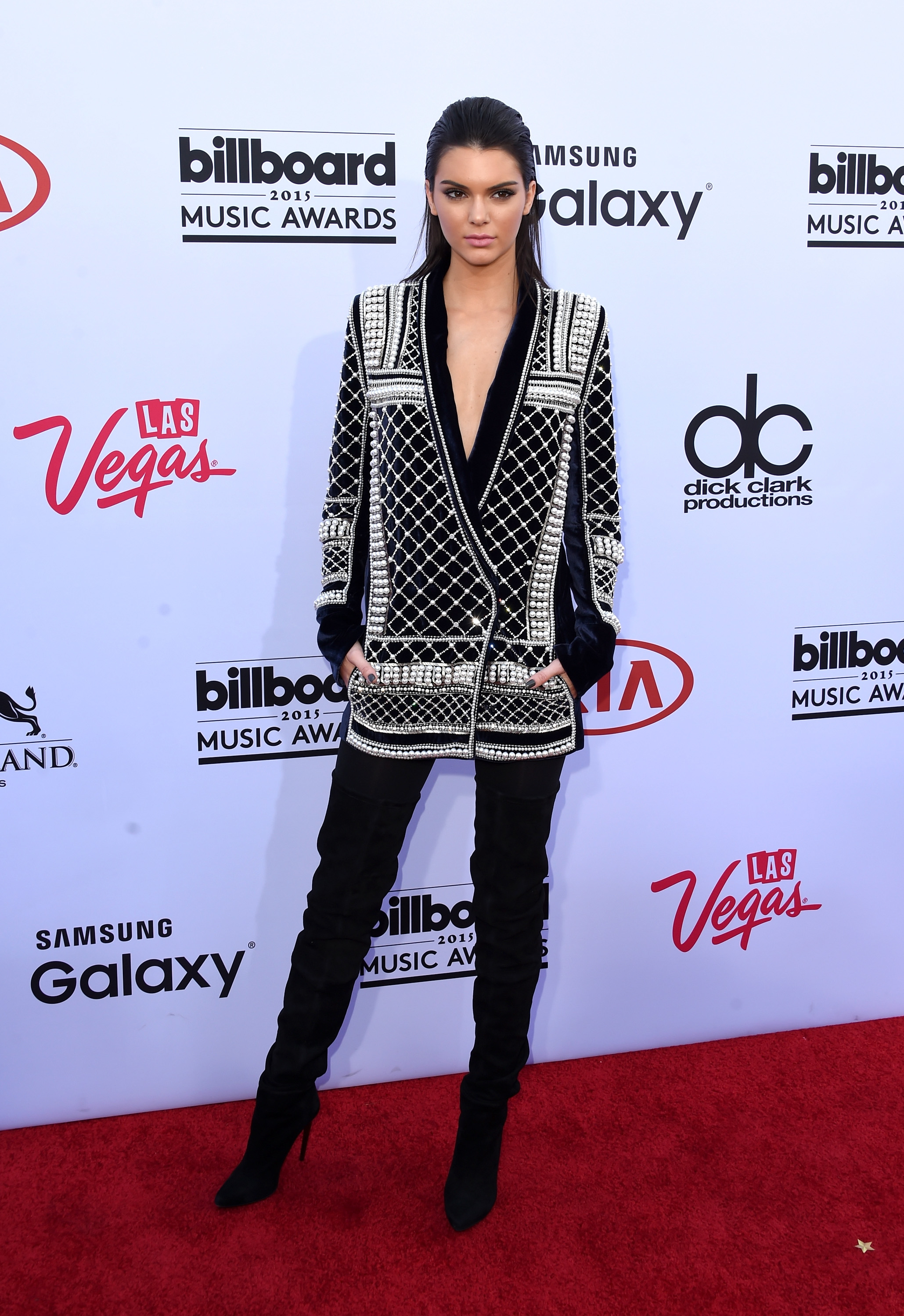 Tørke religion Tilsvarende Kendall Jenner Wore H&M x Balmain At The Billboard Music Awards So You Can  Probably Afford Her Amazing Jacket