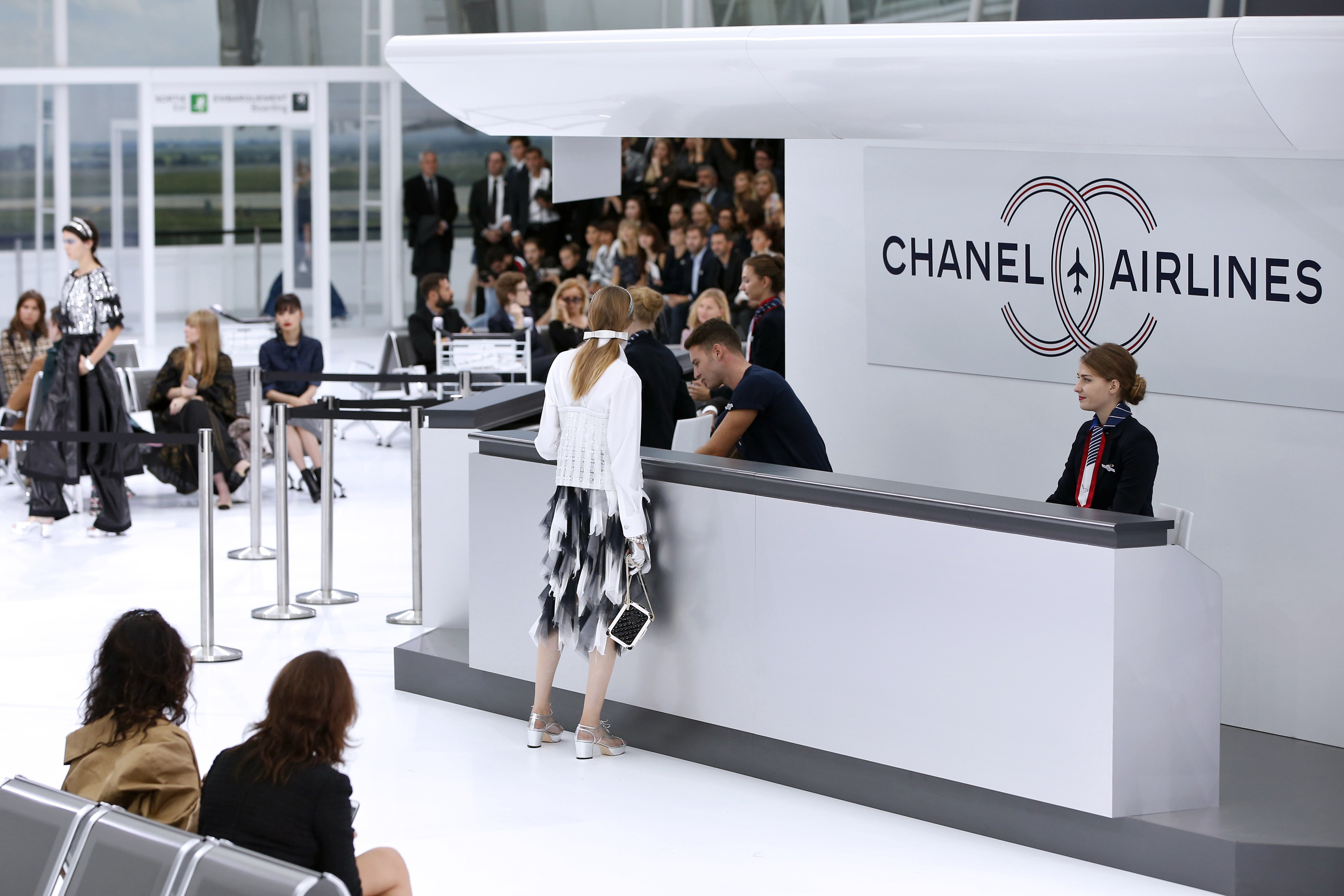 Cara Delevingne & Kendall Jenner Walk Chanel's Airport Runway — PHOTOS