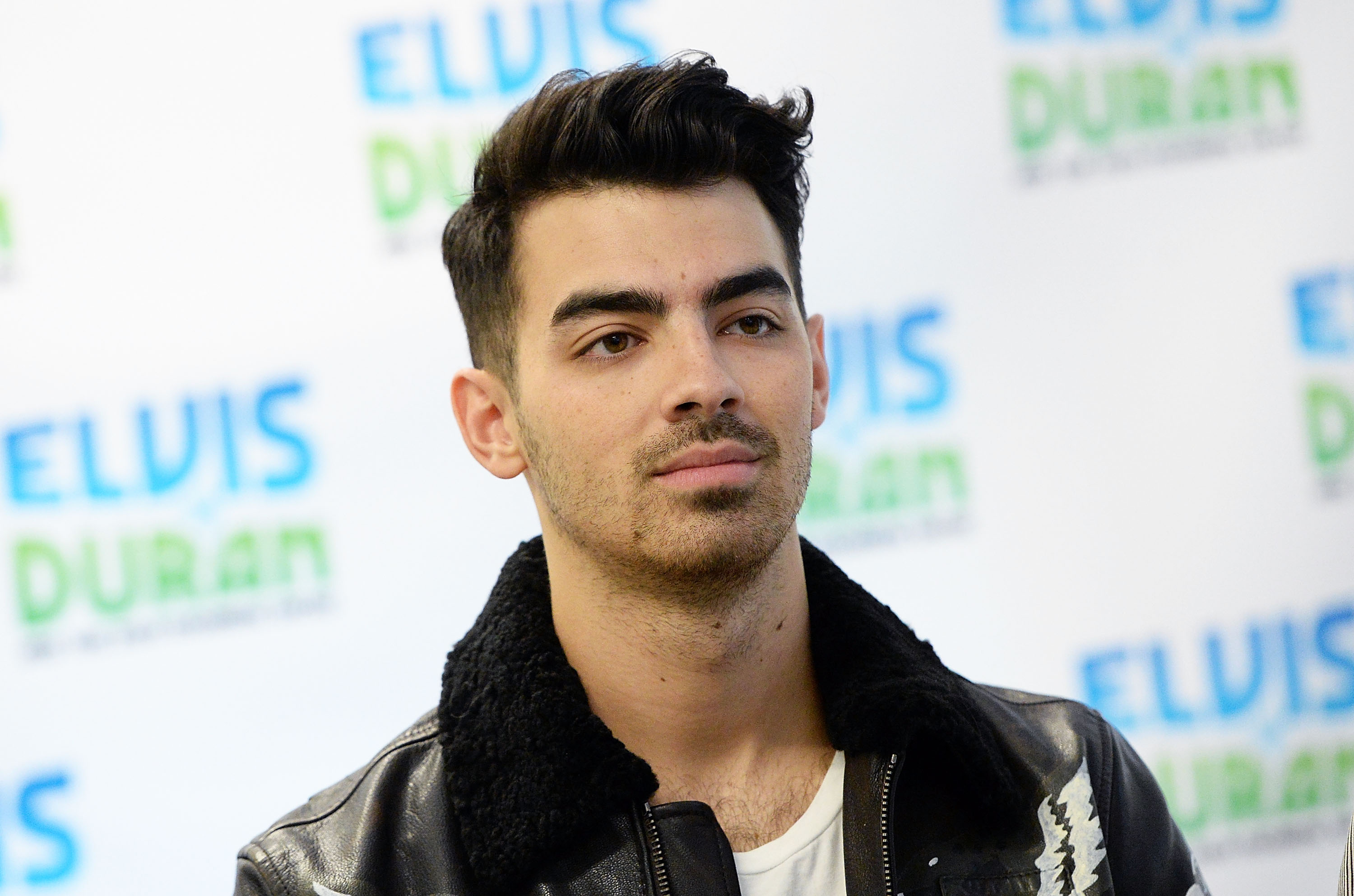 Joe Jonas Hairstyles, Hair Cuts and Colors