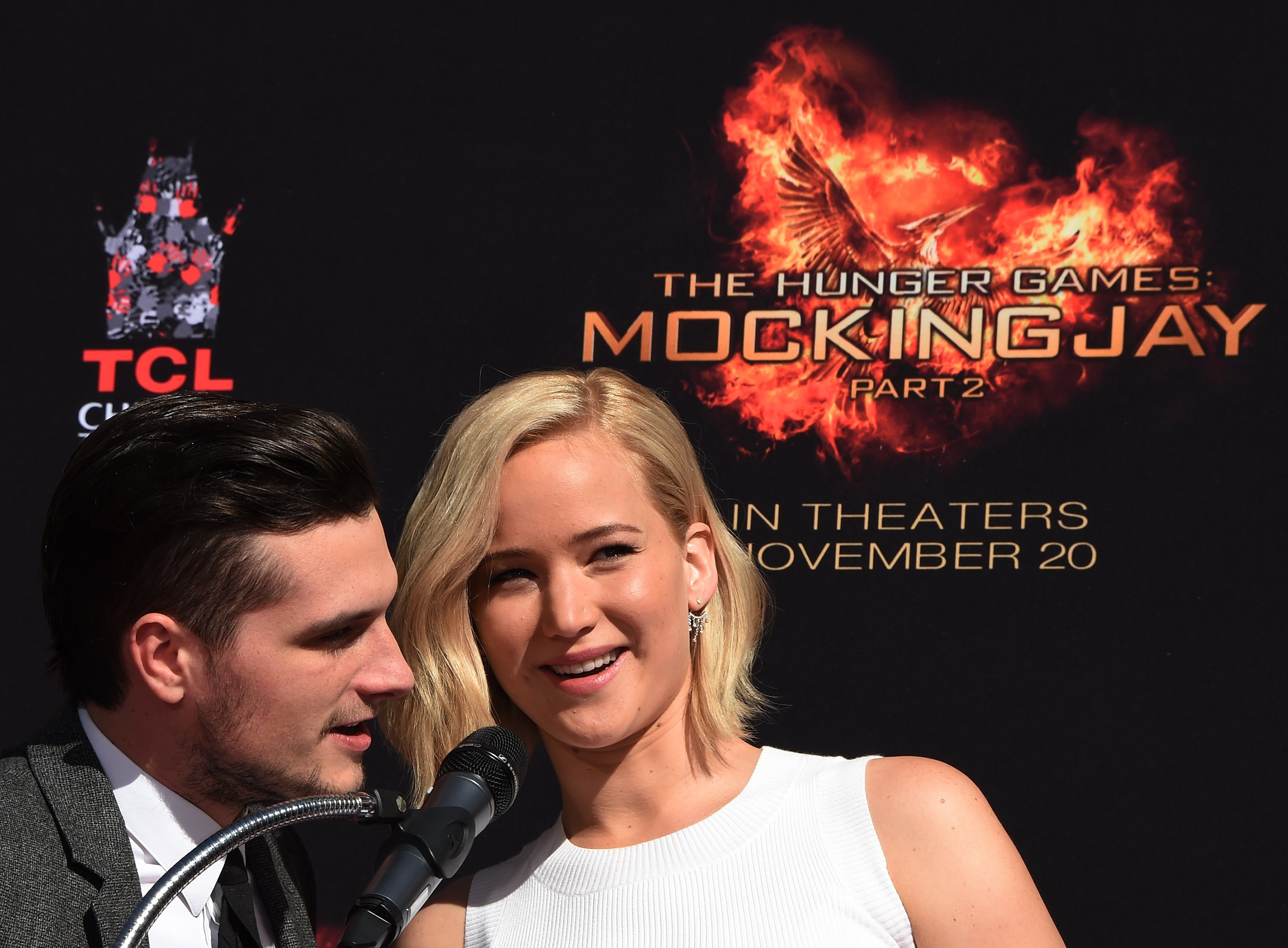 Do Katniss Peeta Have Sex In Mockingjay The Hunger Games Finale Leaves Their Options Open