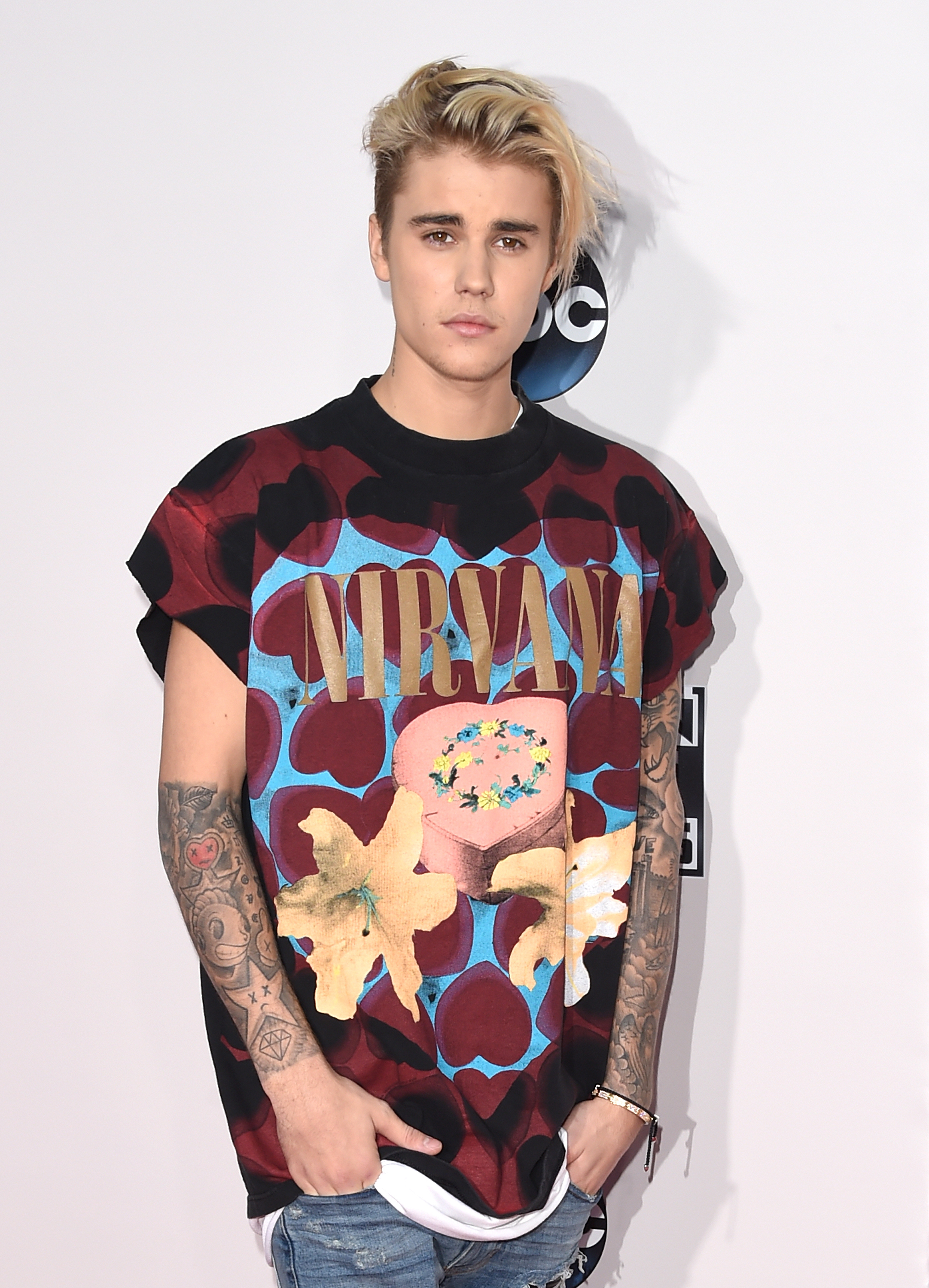 Does Justin Bieber Have Purple Hair The Singer Debuted His