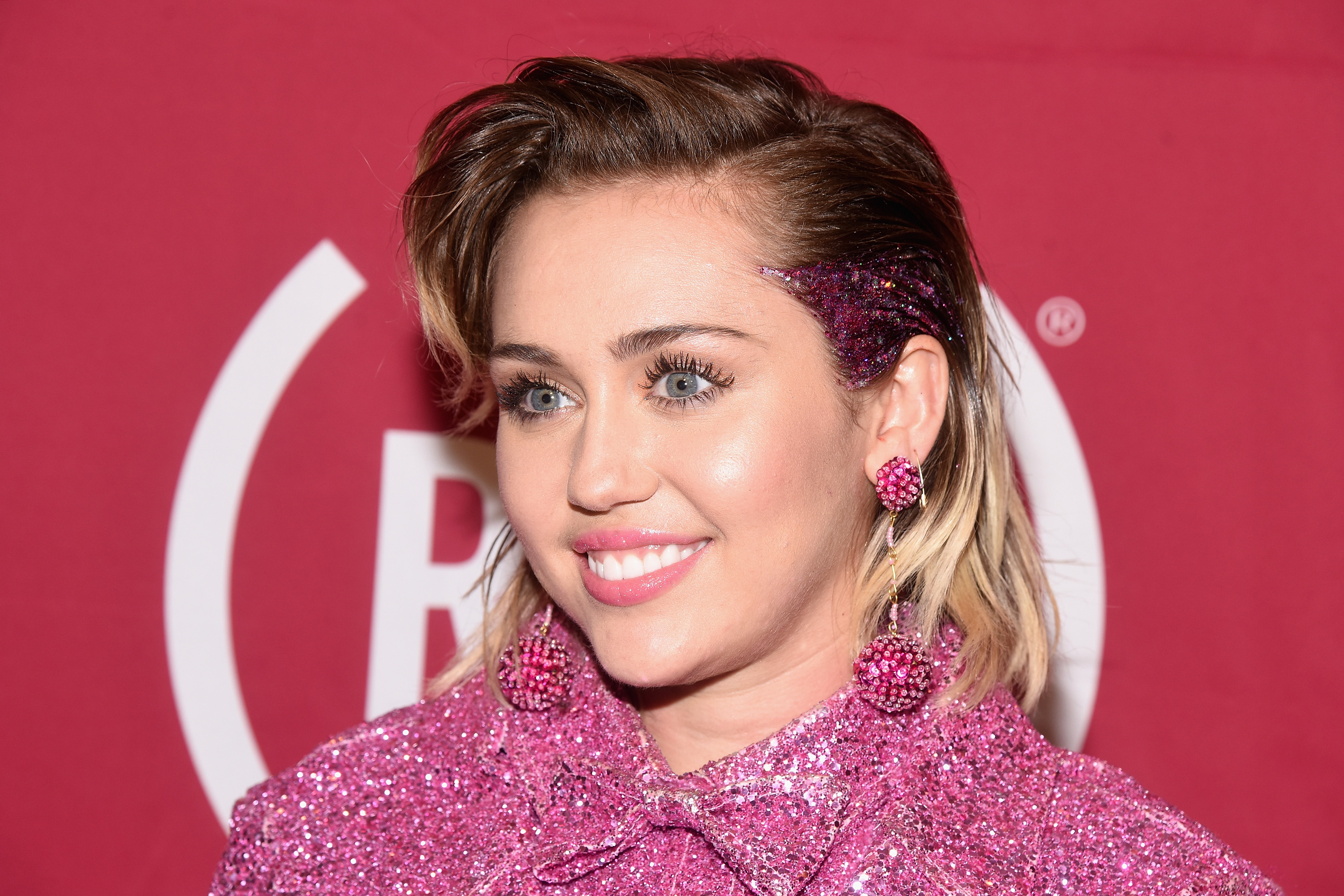 Miley Cyrus & Elsa Pataky Get Matching Tattoos In A Show Of Family Bonding — PHOTOS