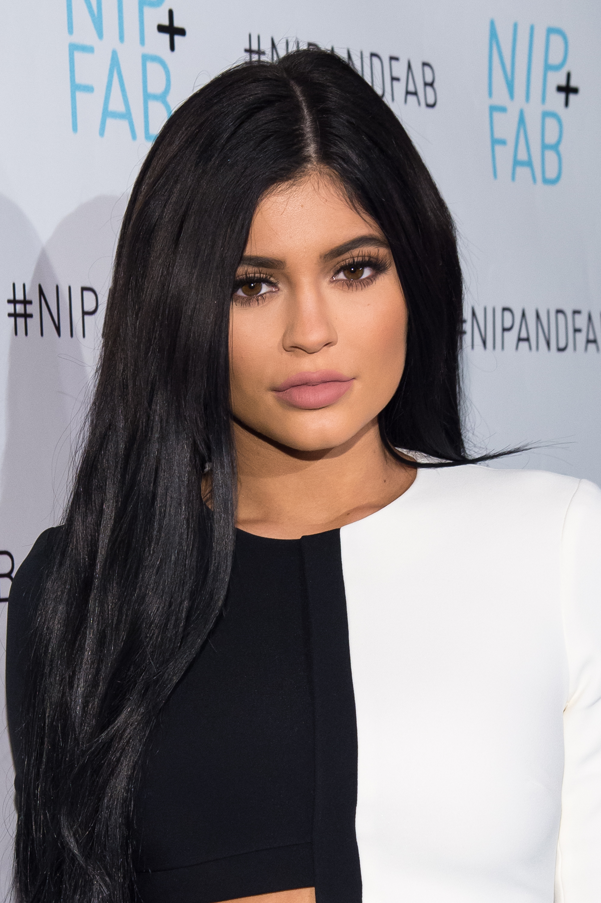 Kylie Jenners Short Haircut Reveal Proves Shes Committed To This