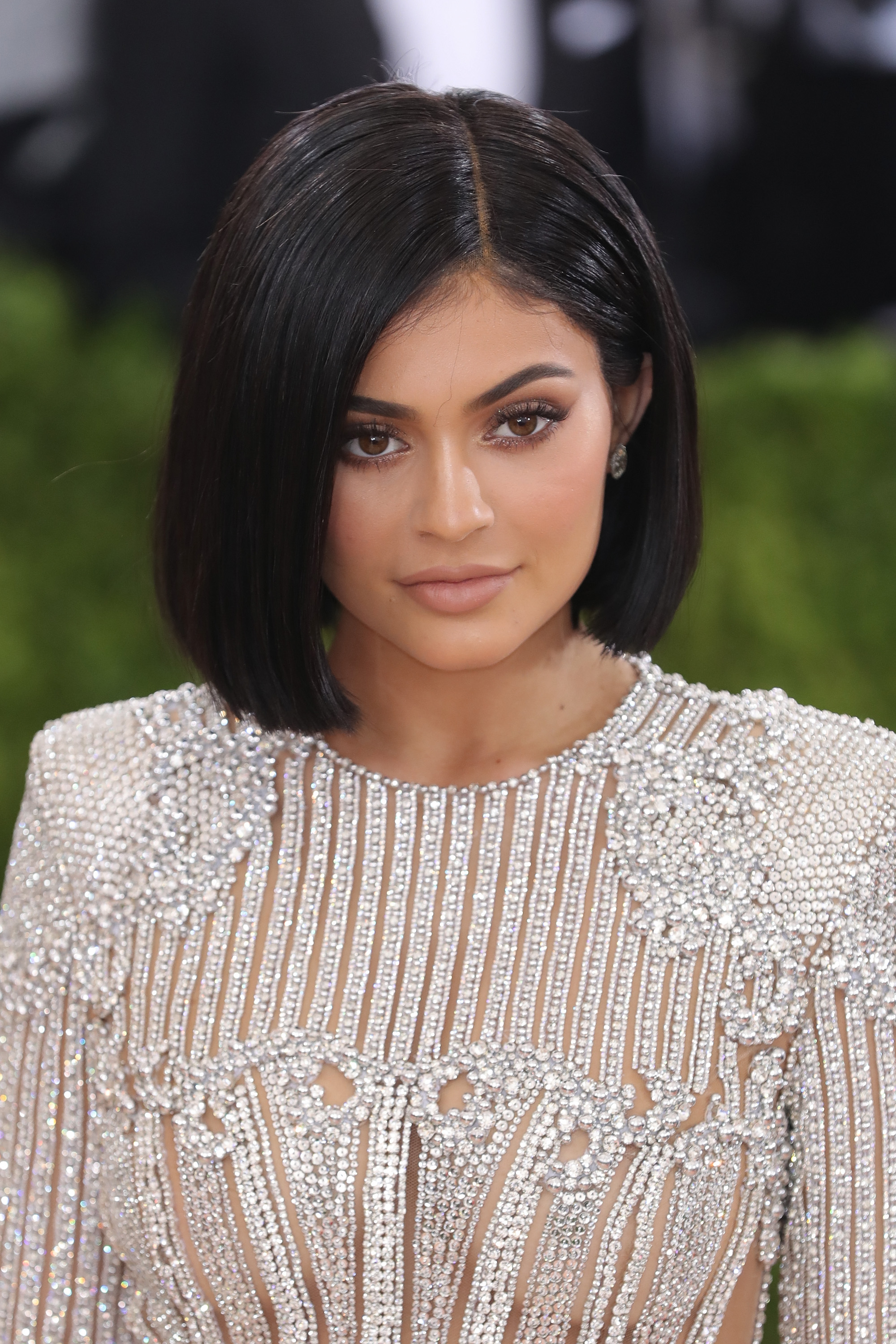 What Brushes Does Kylie Jenner Use? She's Spilling All On Her App — PHOTOS
