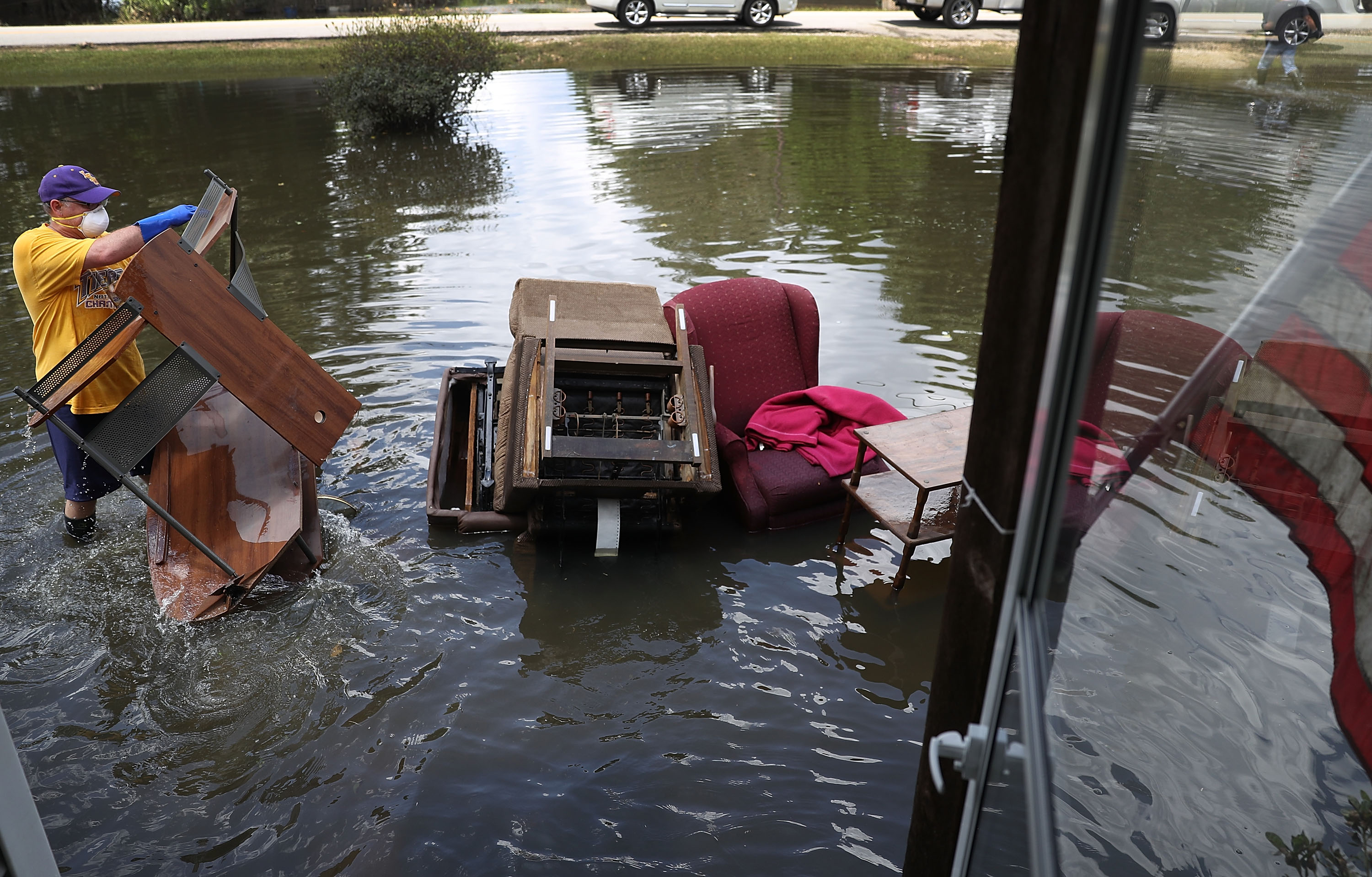 Hurricane Katrina Victims Are Helping Those In Need After Baton Rouge Floods