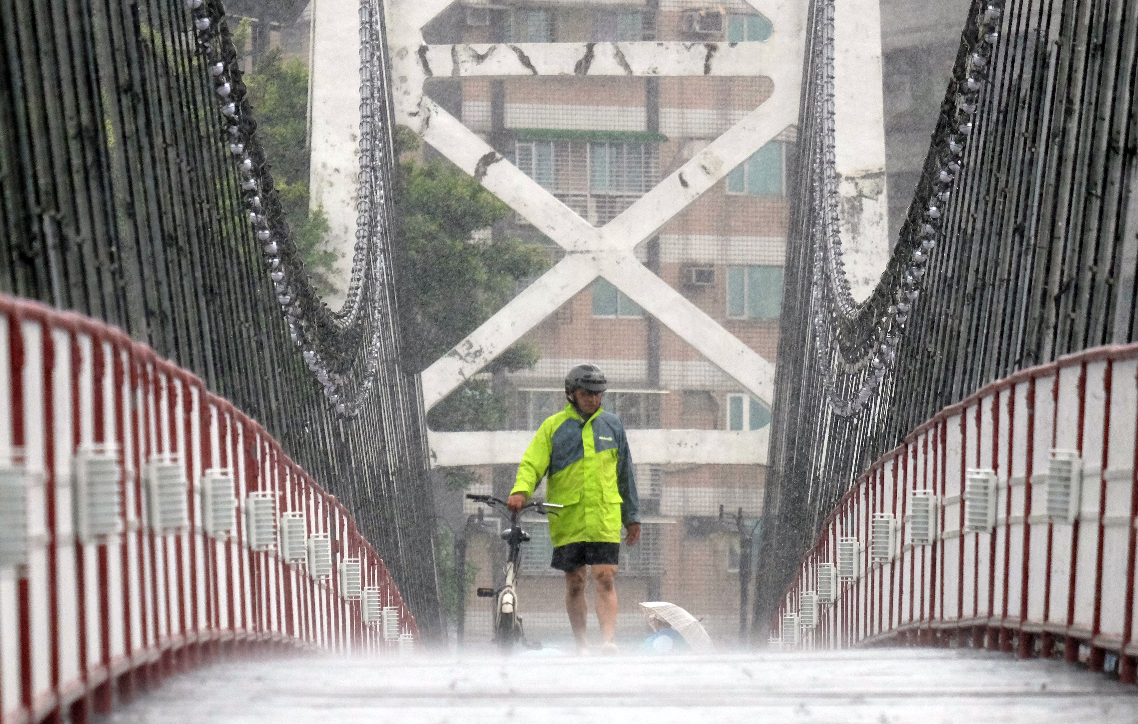 Scary Photos Videos Of Busan Being Struck Make The Typhoon Look