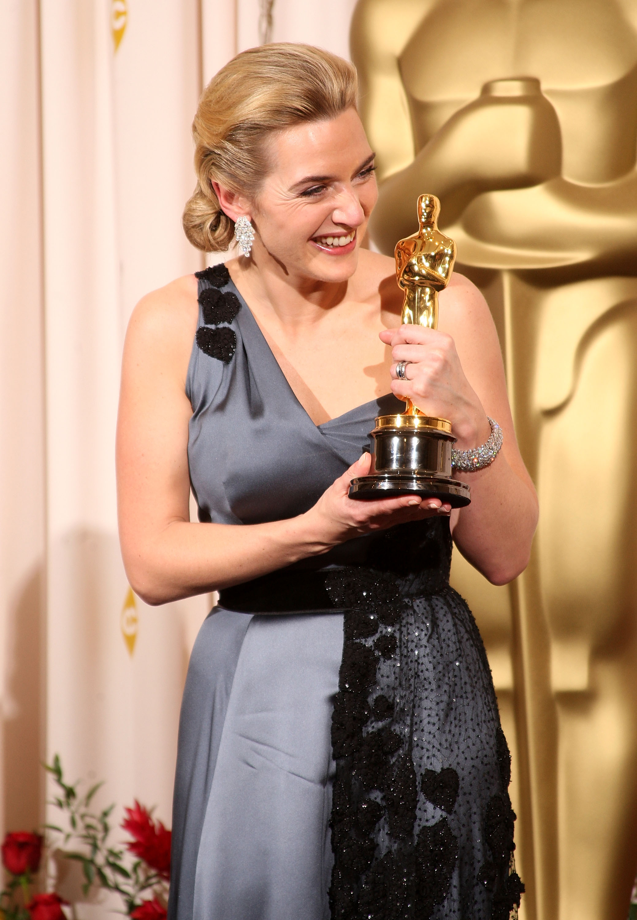 How Many Oscars Does Kate Winslet Have? She's Stranger To Nominated