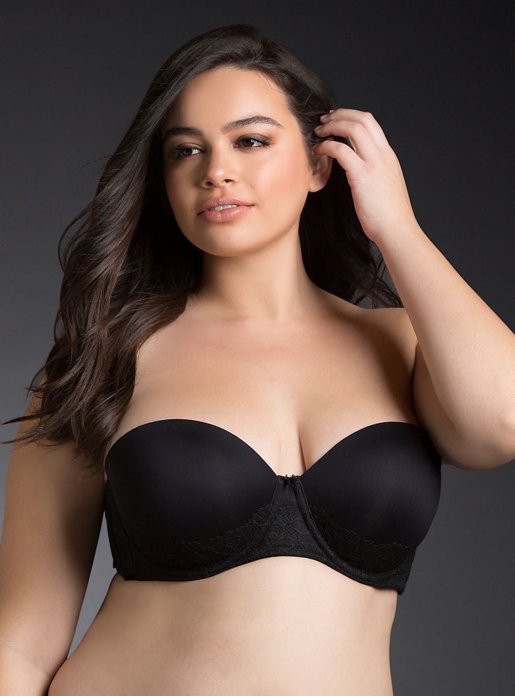 13 Best Plus Size Bras For Off The Shoulder Styles — PHOTOS