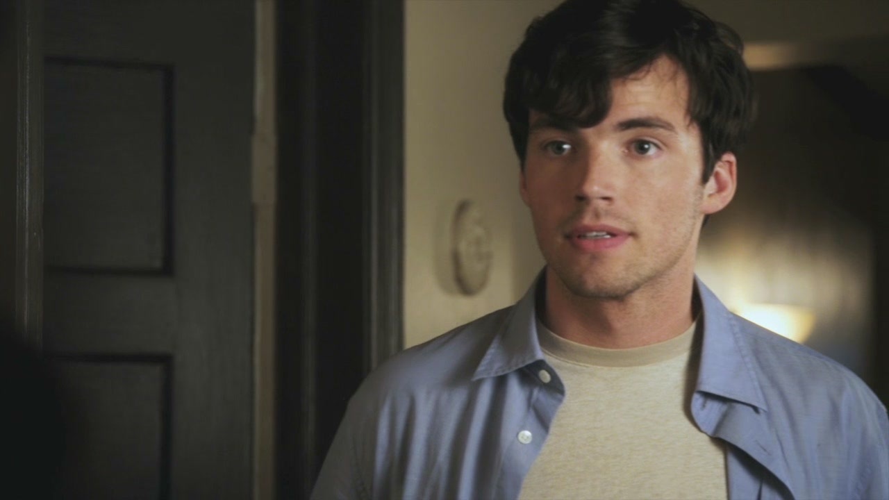 What Happens To 'PLL's Ezra During The Time Jump? He Goes Through A ...