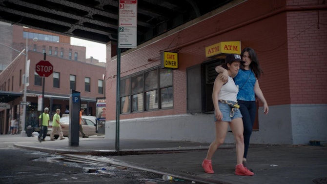 ‘Broad City’ Mocks Public Toilets To Make An Important Point About ...