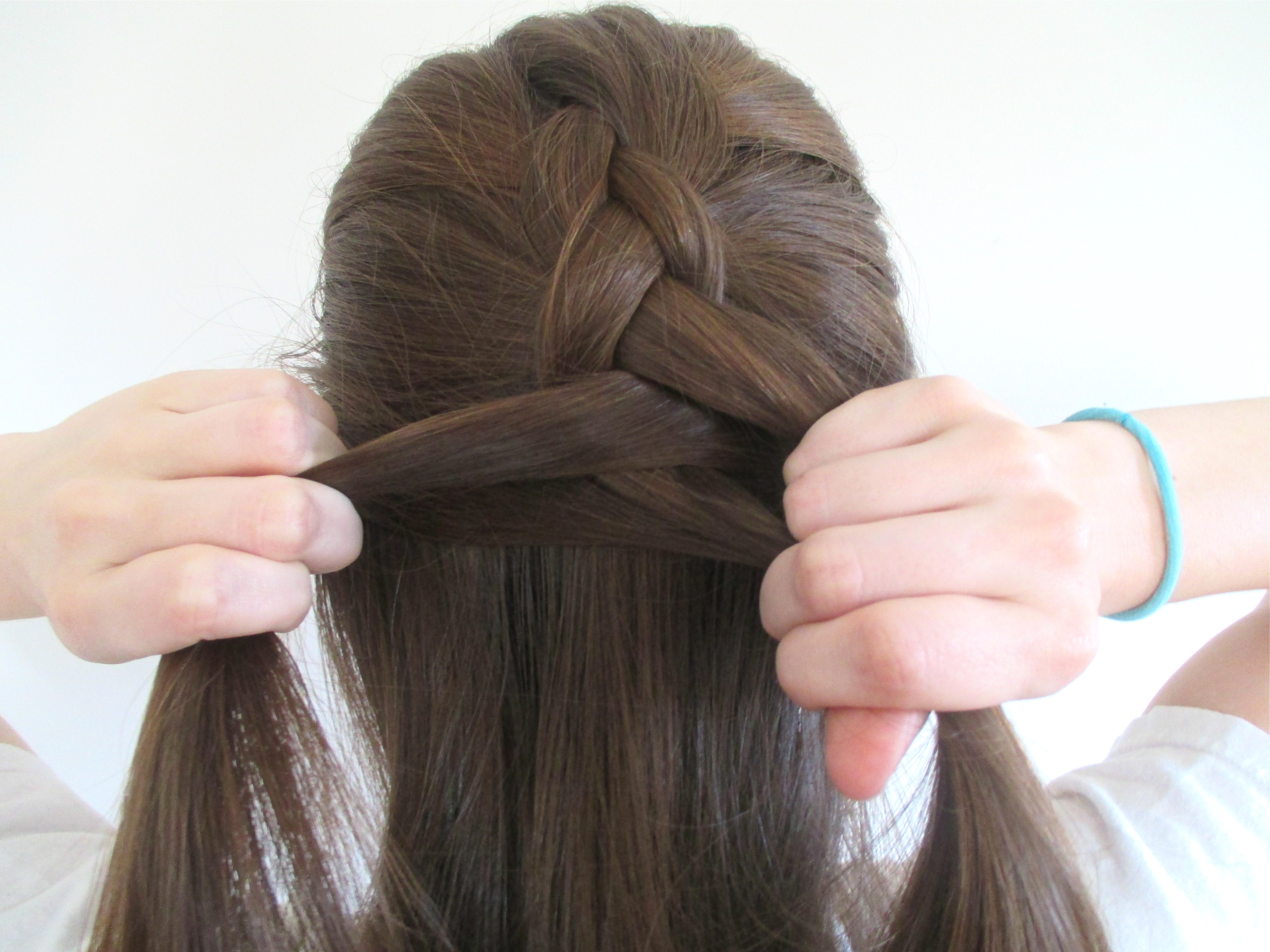 Braiding How To: French vs Reverse French Braids 