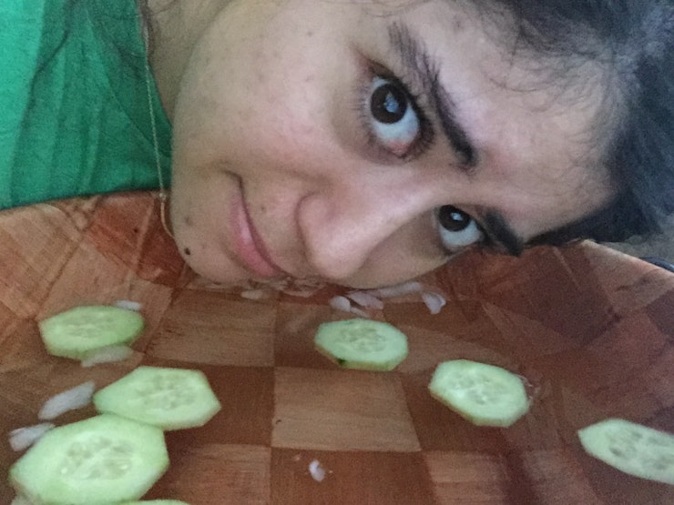 When you put cucumbers on your eyes are they meant to water?