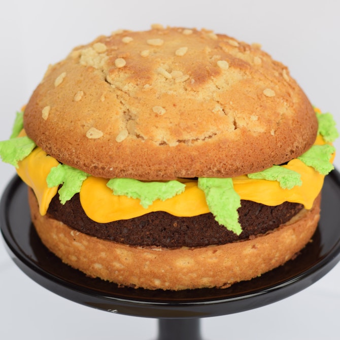 This Cheeseburger Cake Is Exactly What You Need At Your Next Burger ...